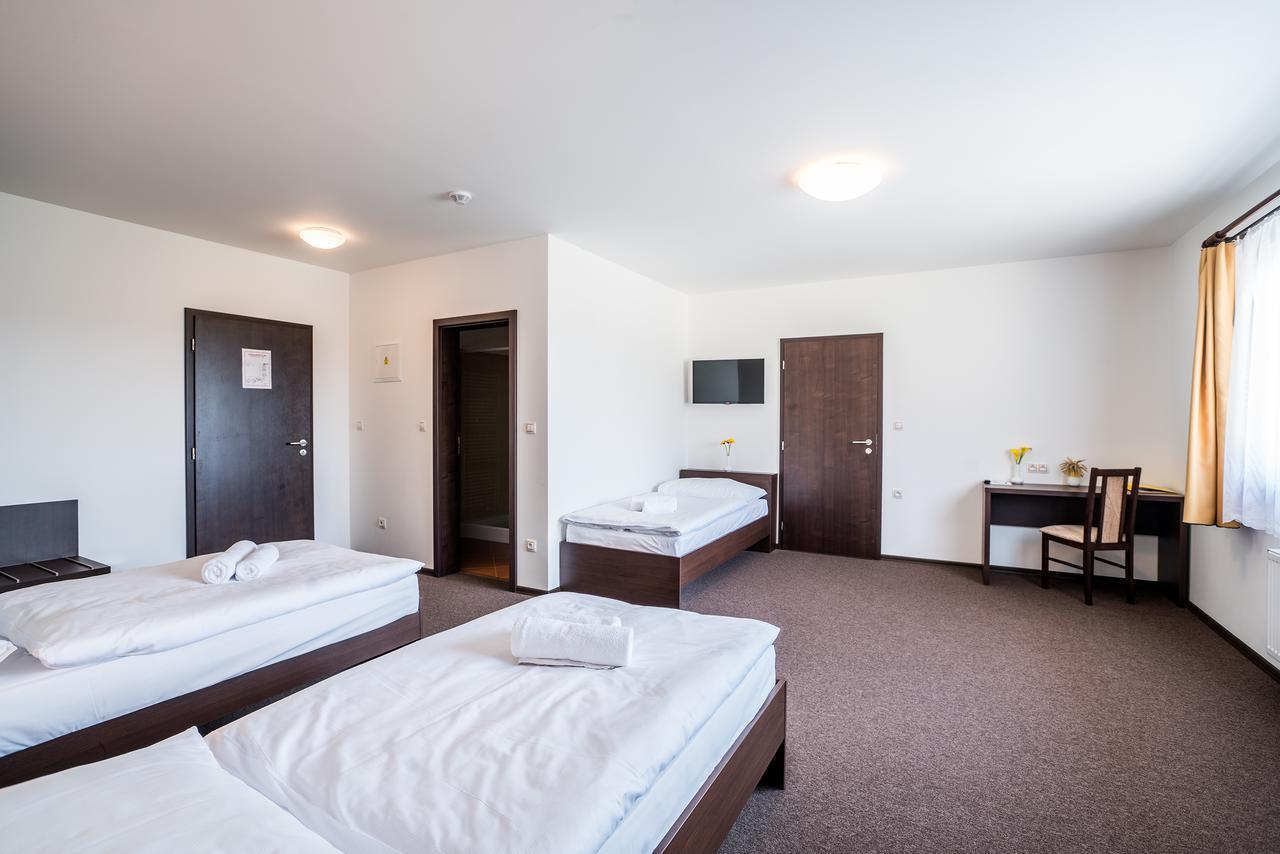 Hotel Na Farme Chotovice Екстериор снимка